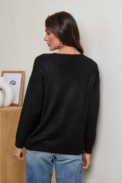 MO2505l   Pull col v avec des cœurs en strass