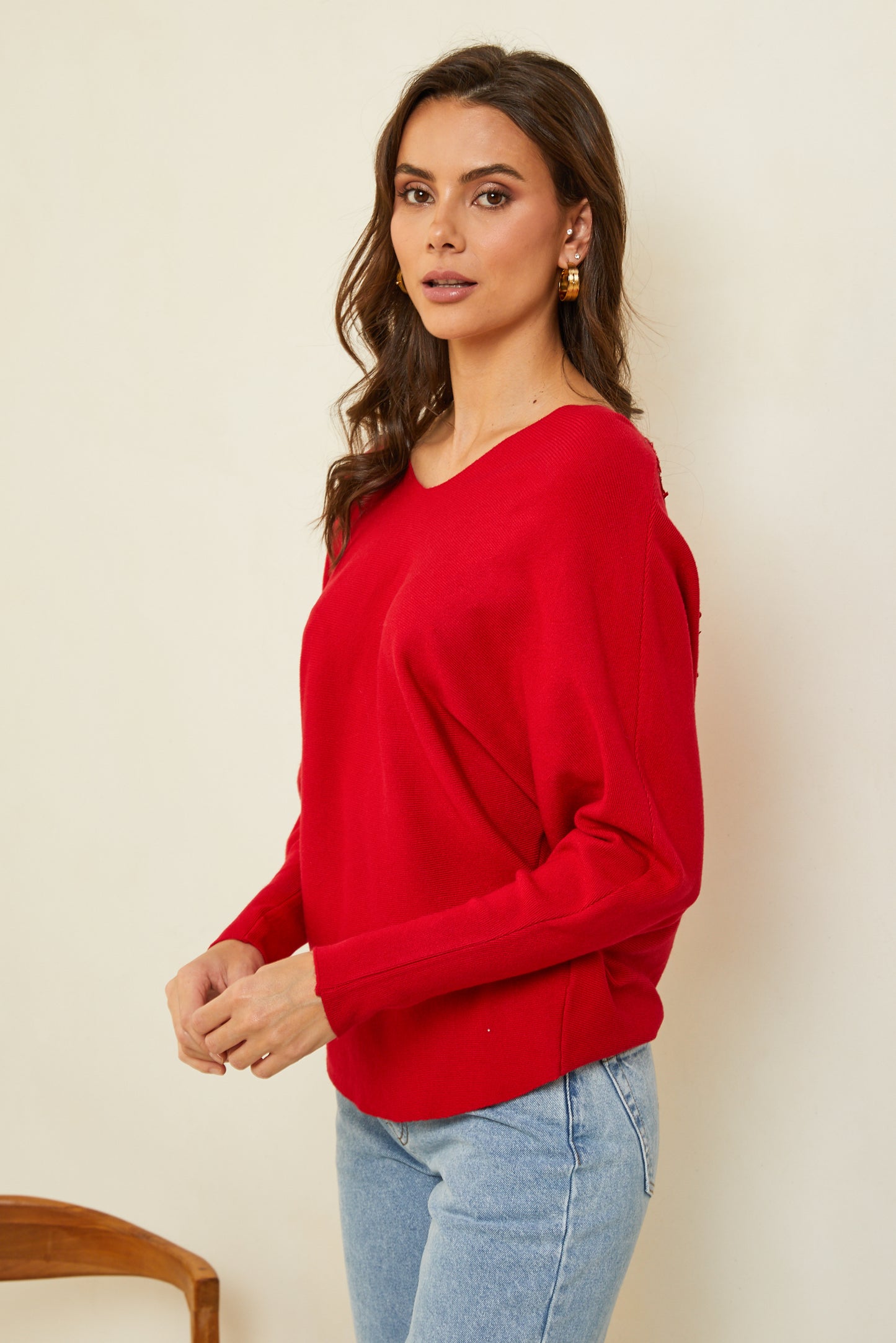 Pull col V avec détails broderie